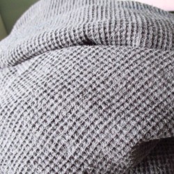 Mega serviette de hammam en lin gris nid d'abeille