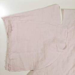Coupon de tissu rose en pur lin