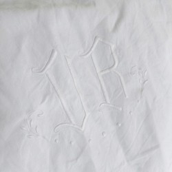 Drap ancien en métis de lin 218 x 305 cm jour échelle