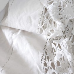 Drap blanc en métis 225 x 330 cm avec dentelle et jour échelle