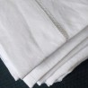Drap blanc ancien avec jour échelle